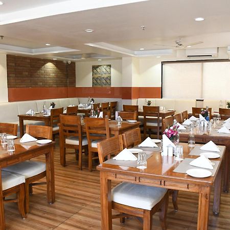 Sai Neem Tree Hotel Shirdi Extérieur photo