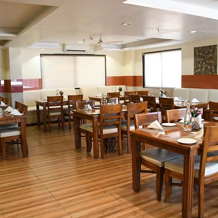 Sai Neem Tree Hotel Shirdi Extérieur photo