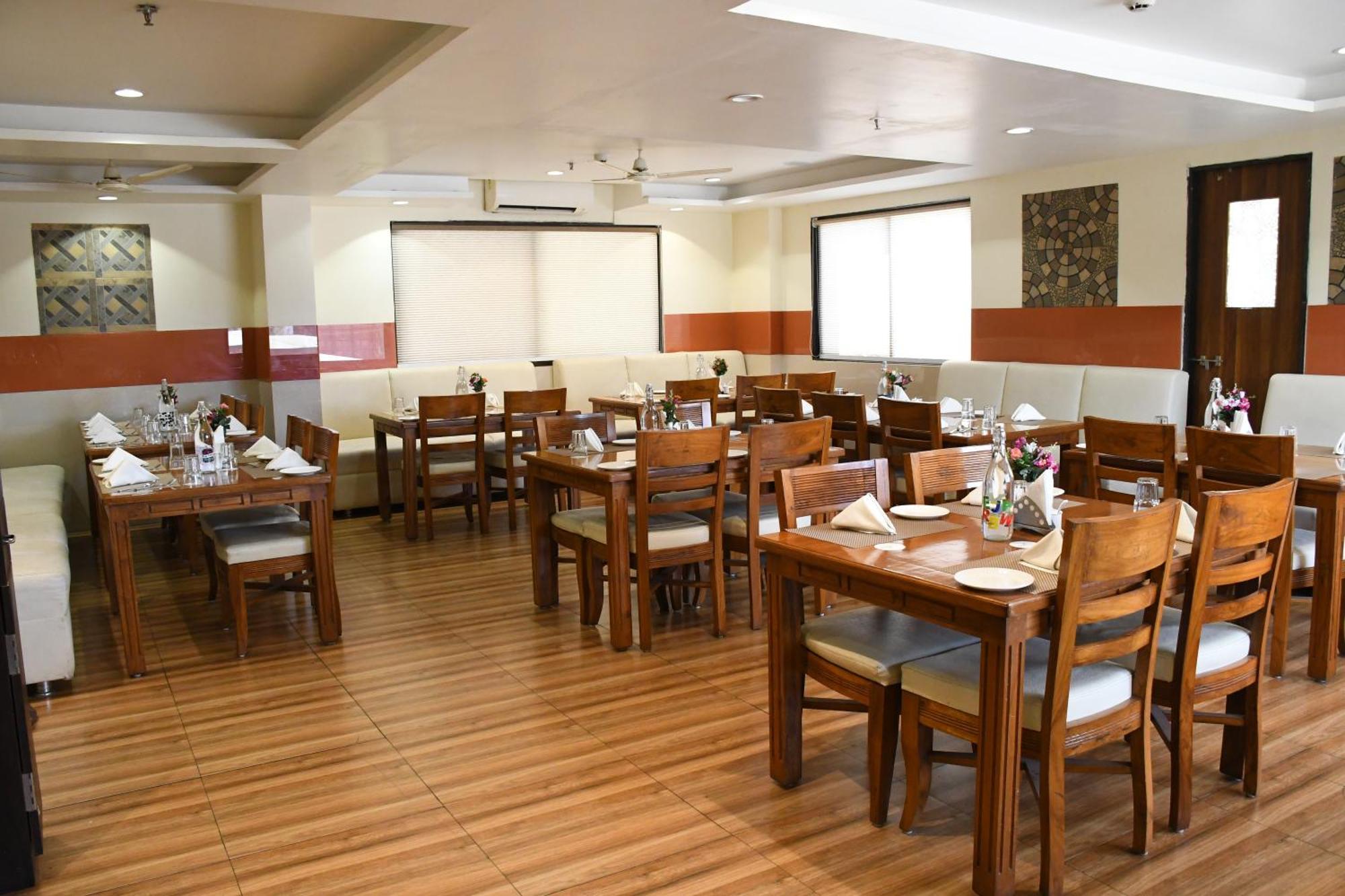 Sai Neem Tree Hotel Shirdi Extérieur photo