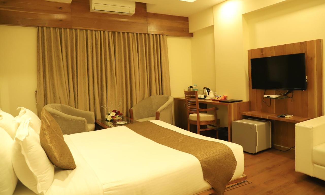 Sai Neem Tree Hotel Shirdi Extérieur photo
