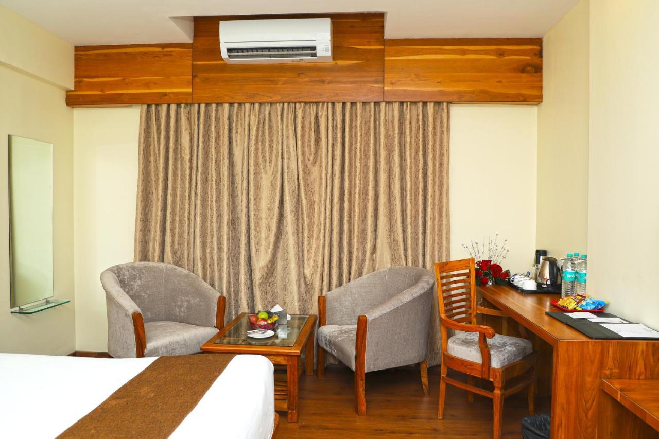 Sai Neem Tree Hotel Shirdi Extérieur photo