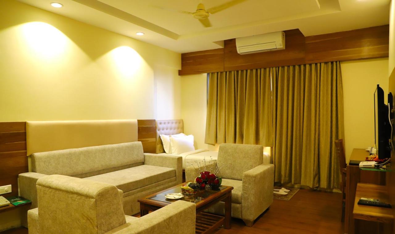 Sai Neem Tree Hotel Shirdi Extérieur photo